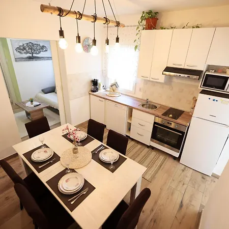 아파트 Rustica Mit Exklusiver Nutzung Des Pool By Interhome 자다르